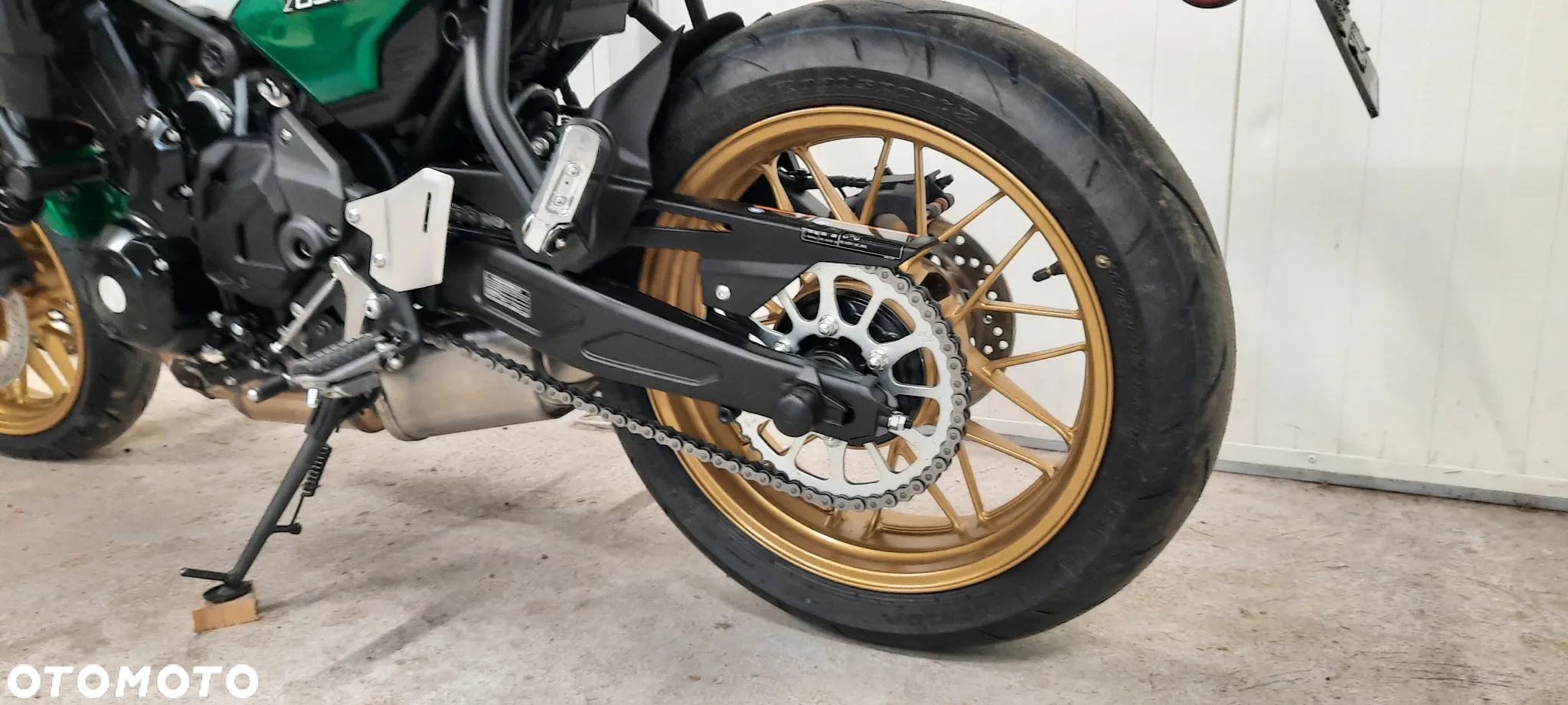 Kawasaki Z 650 RS - 9