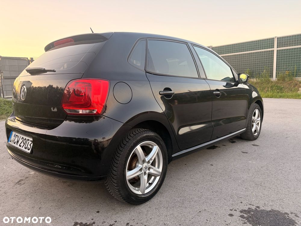 Volkswagen Polo 1.4 16V Comfortline - 9