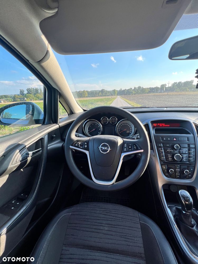 Opel Astra IV 1.6 CDTI Cosmo - 9