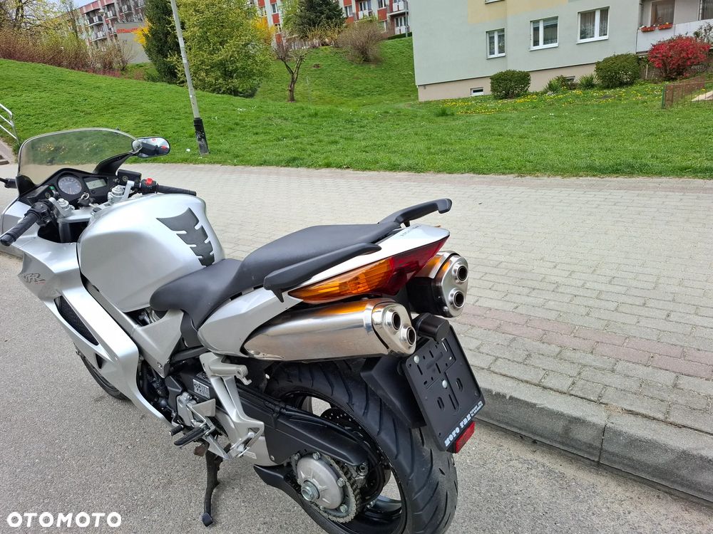 Honda VFR - 27