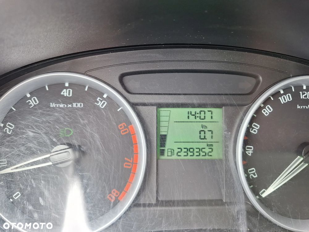 Skoda Roomster 1.4 MPI Comfort PLUS EDITION - 8