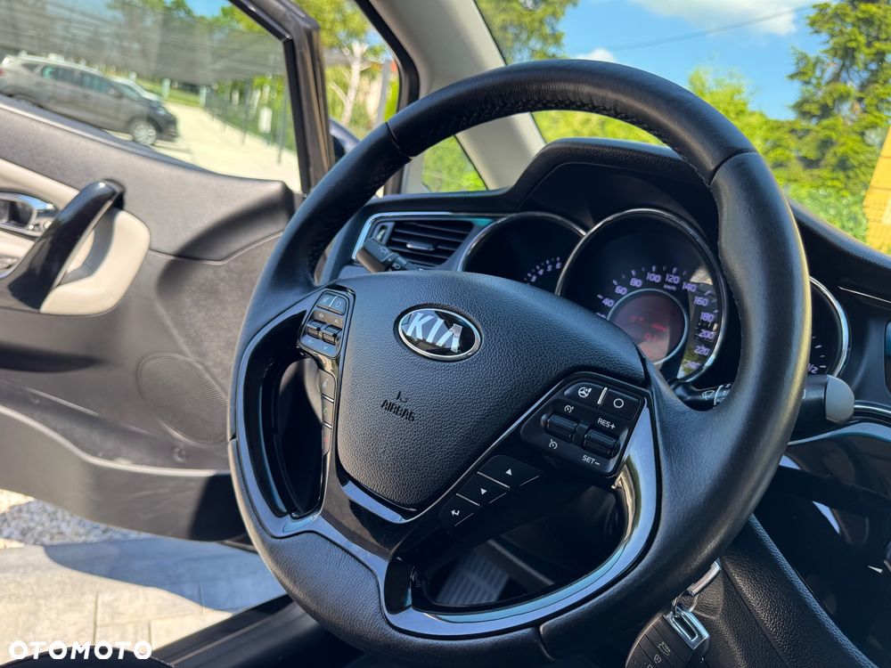 Kia Ceed 1.6 GDI Dream-Team Edition - 37