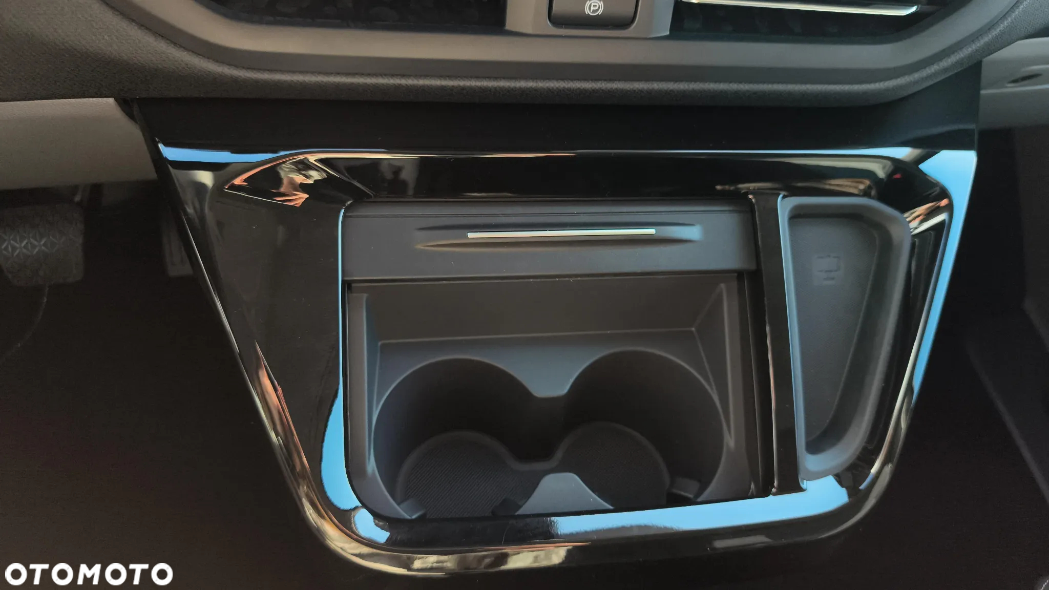 Ford Tourneo Custom 2.0 EcoBlue 320 L2 Titanium - 23