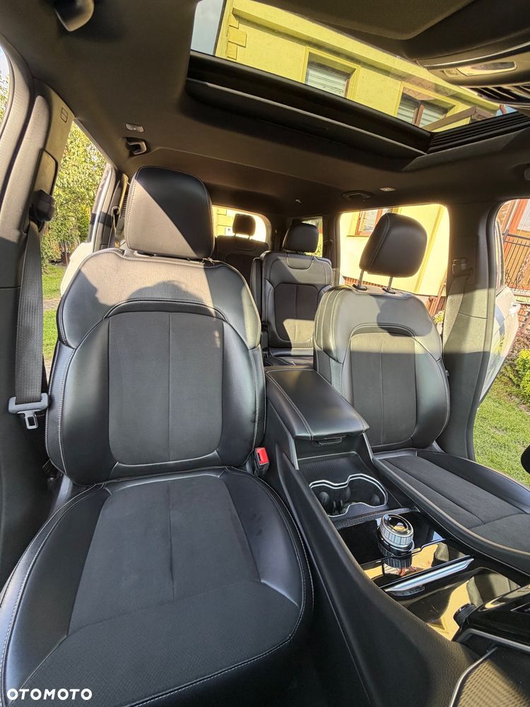 Jeep Grand Cherokee - 27