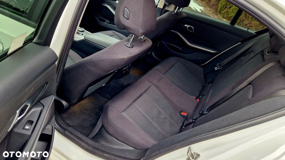 BMW Seria 3 318i Advantage - 15