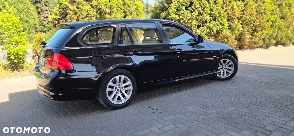 BMW Seria 3 318d DPF Edition Exclusive - 15