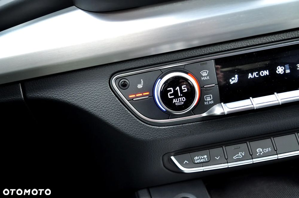 Audi Q5 50 TFSIe quattro S tronic S line - 35