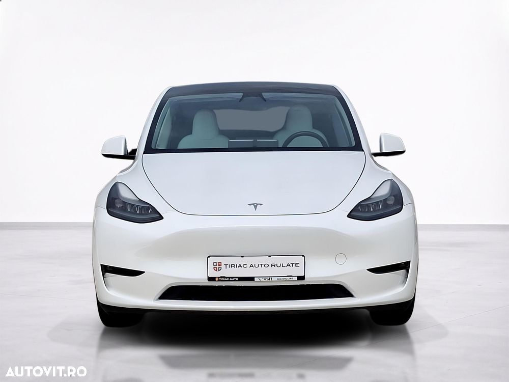 Tesla Model Y Performance Dual Motor AWD - 10