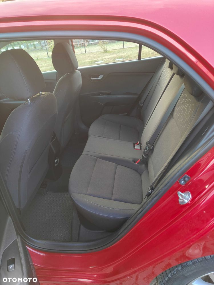 Kia Rio - 7