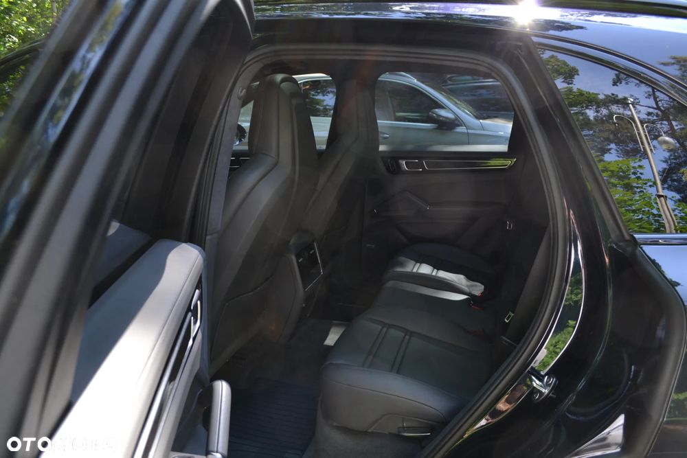 Porsche Cayenne E-Hybrid - 8