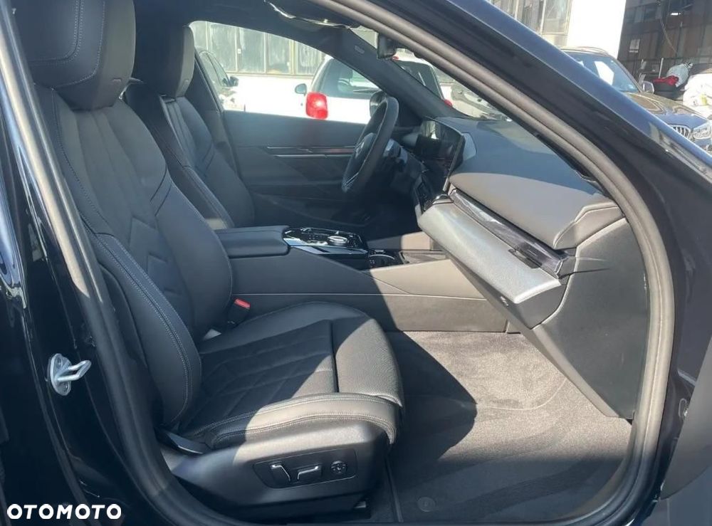 BMW Seria 5 - 12