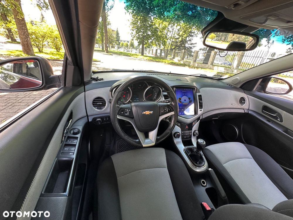 Chevrolet Cruze 1.8 LS+ - 15