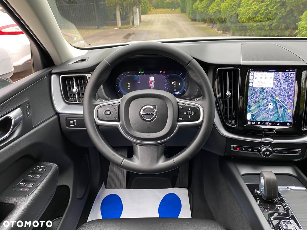 Volvo XC 60 B4 D AWD Geartronic Momentum Pro - 22