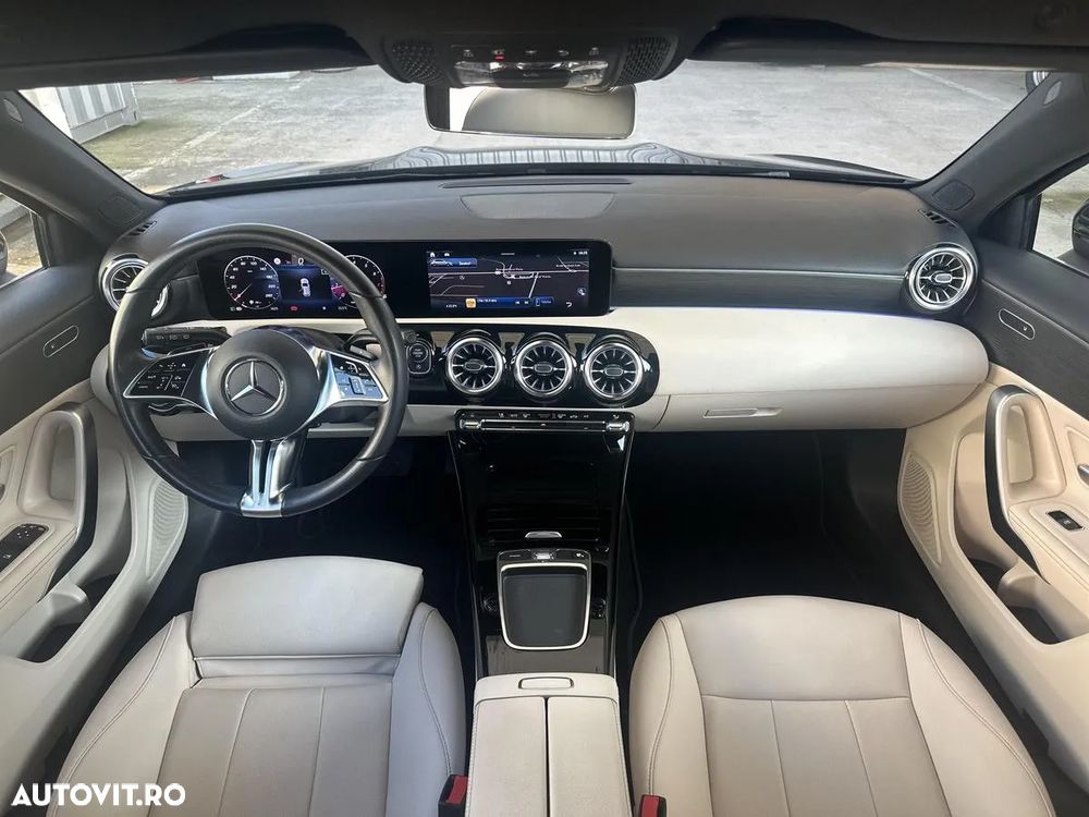 Mercedes-Benz A - 12