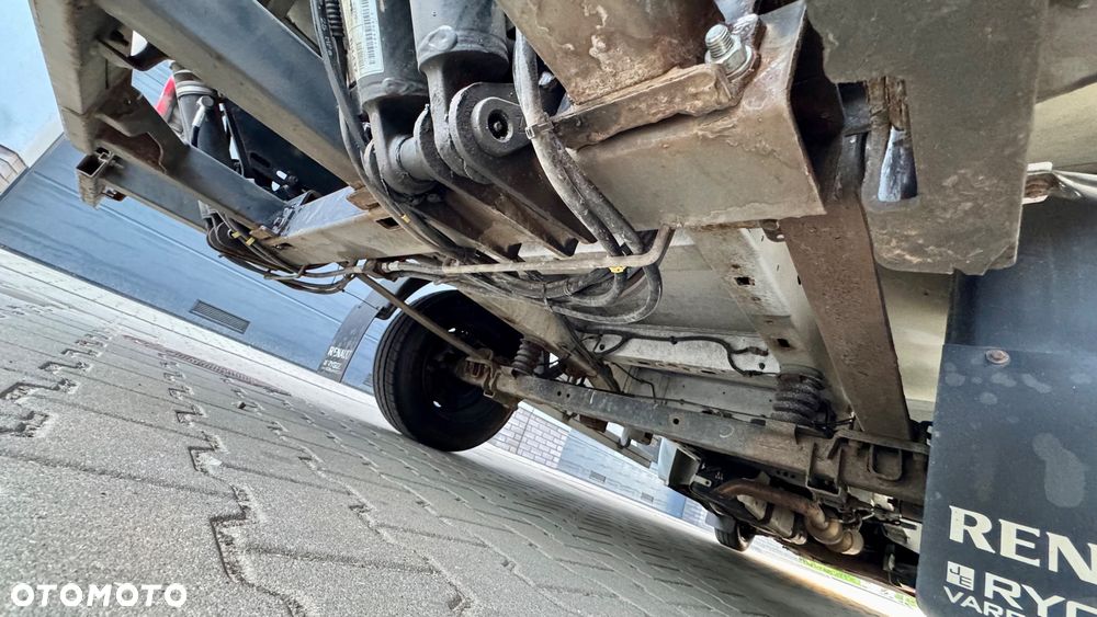 Renault Renault Master kontener Rampa Izoterma najazd WINDA 3 miejsca izolowany budka na rama 6EP 8EP - 30