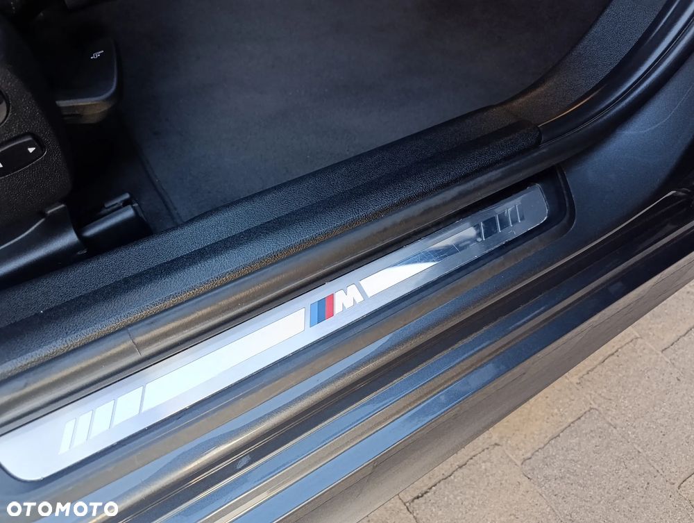 BMW Seria 3 330i M Sport sport - 31