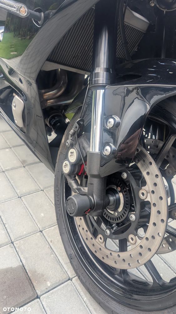 Yamaha R7 - 9