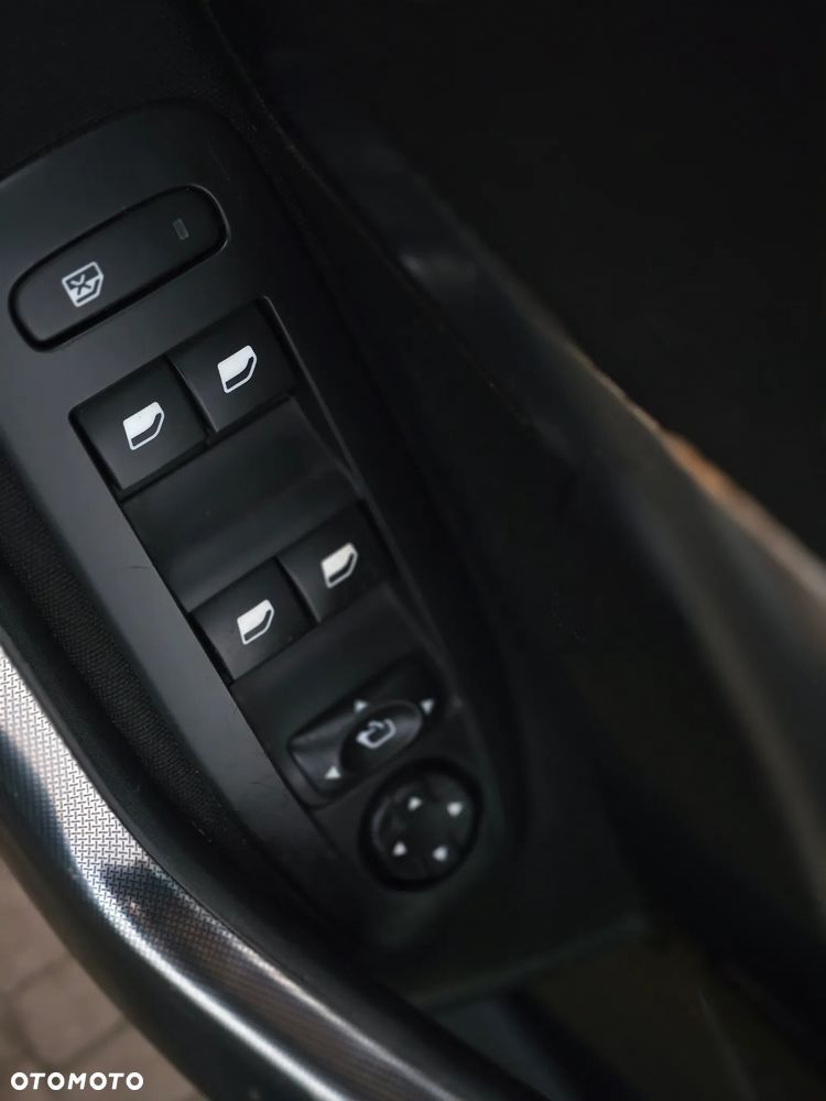 Peugeot 2008 - 16