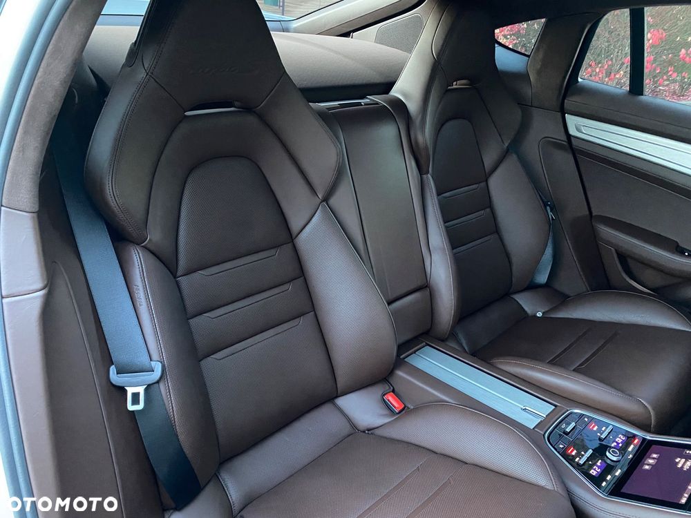 Porsche Panamera - 35