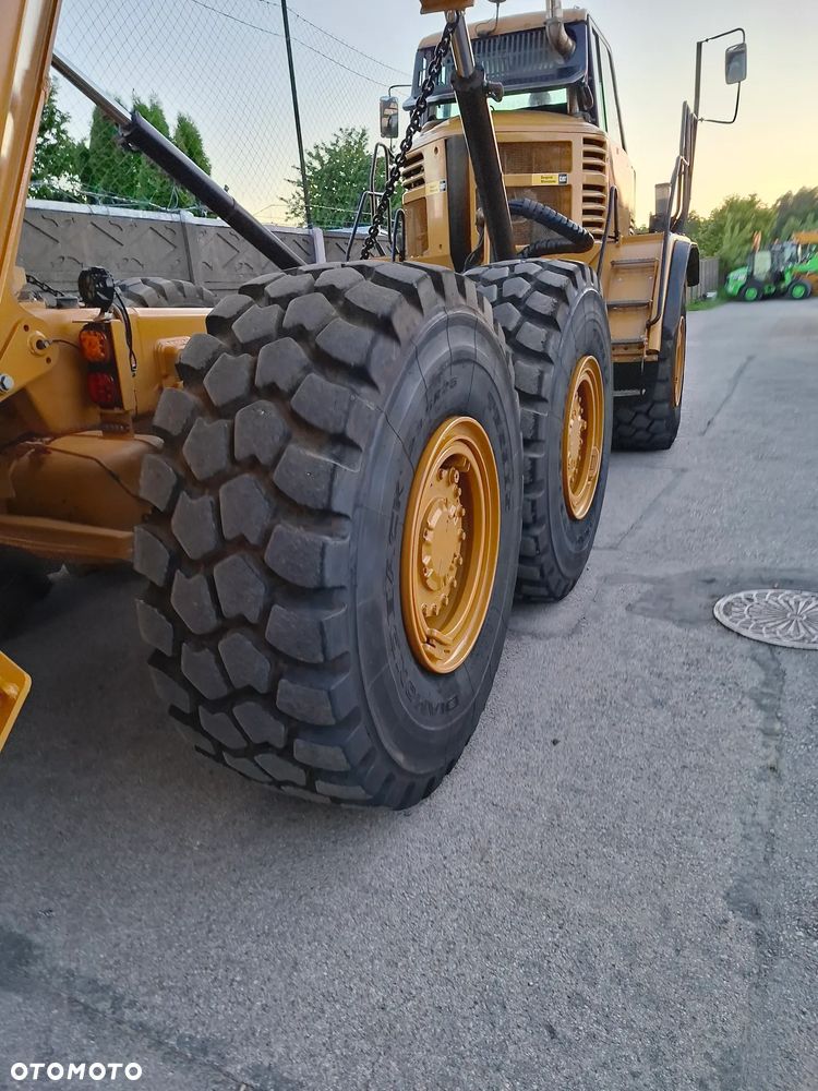 Caterpillar 725 - 33