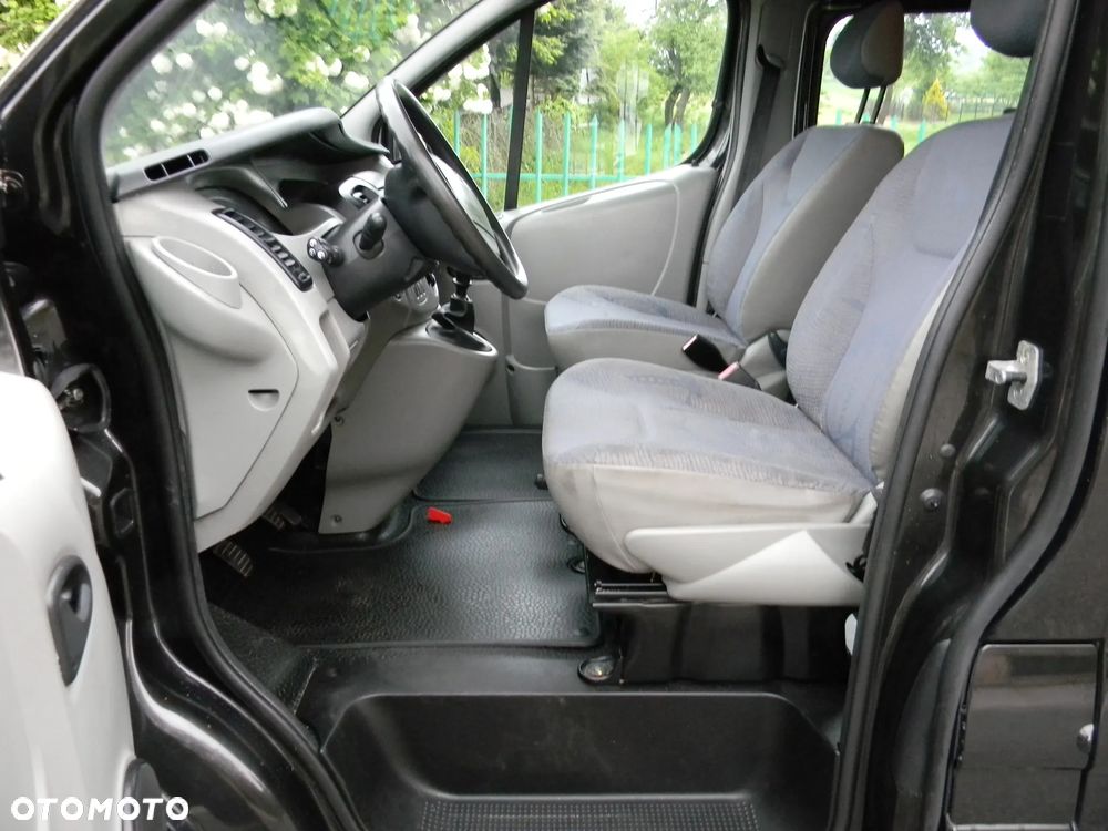 Opel Vivaro - 38