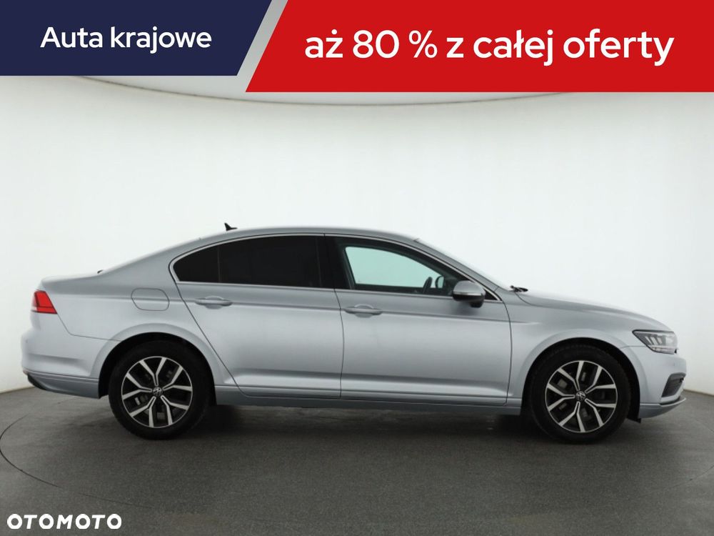 Volkswagen Passat - 8