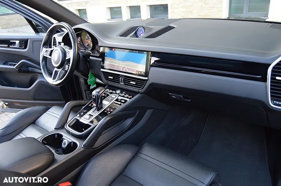 Porsche Cayenne Tiptronic S Platinum Edition - 28