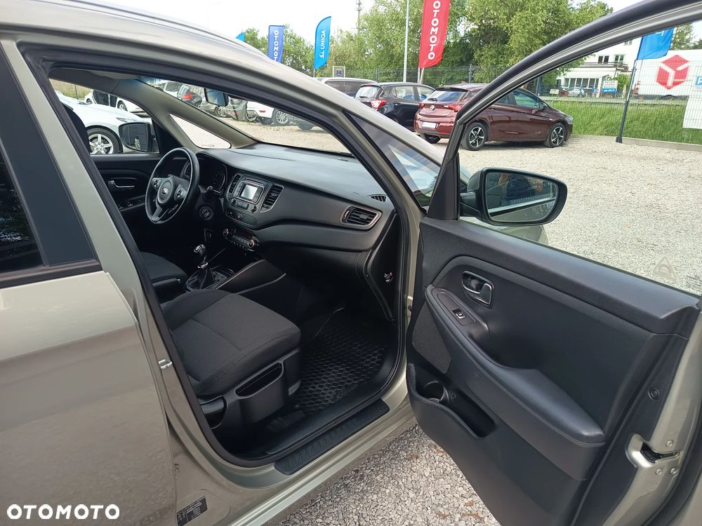Kia Carens 1.6 GDI Dream-Team Edition - 32