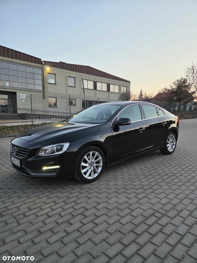 Volvo S60 D3 Momentum - 1