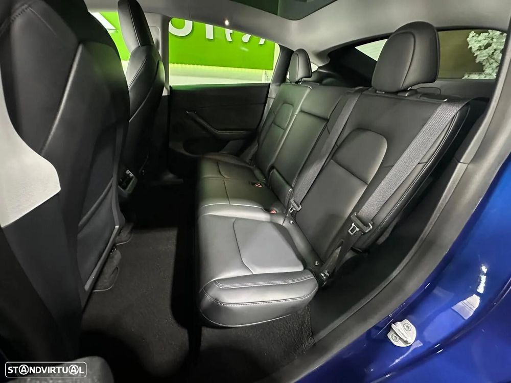 Tesla Model Y Long Range Dual Motor AWD - 28