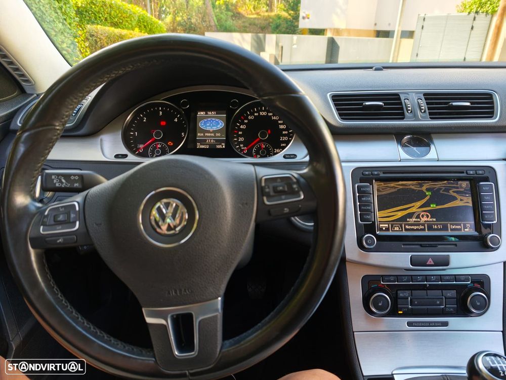 VW Passat Variant 2.0 TDI DPF Highline - 16