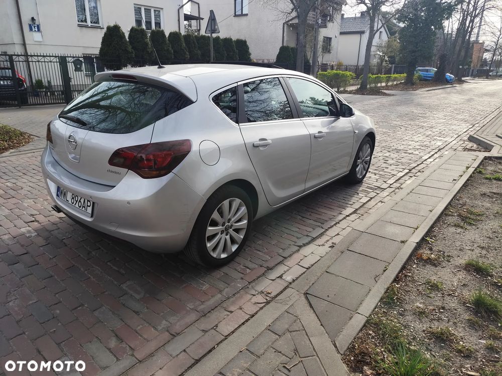 Opel Astra 1.4 T Cosmo S&S - 24