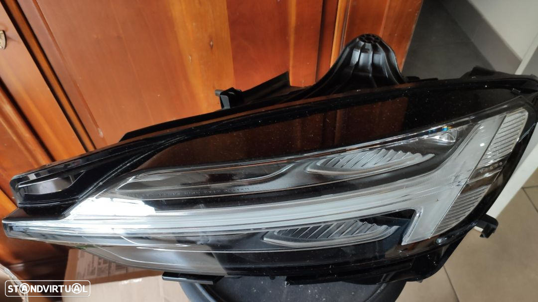 farol esquerdo full Led Volvo V60 + e60 - 5