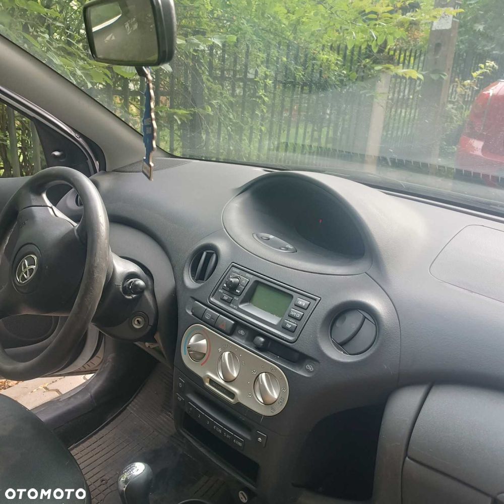 Toyota Yaris - 5