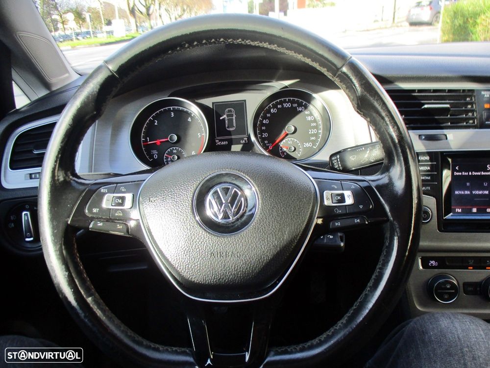 VW Golf 1.6 TDi BlueMotion Confortline - 16