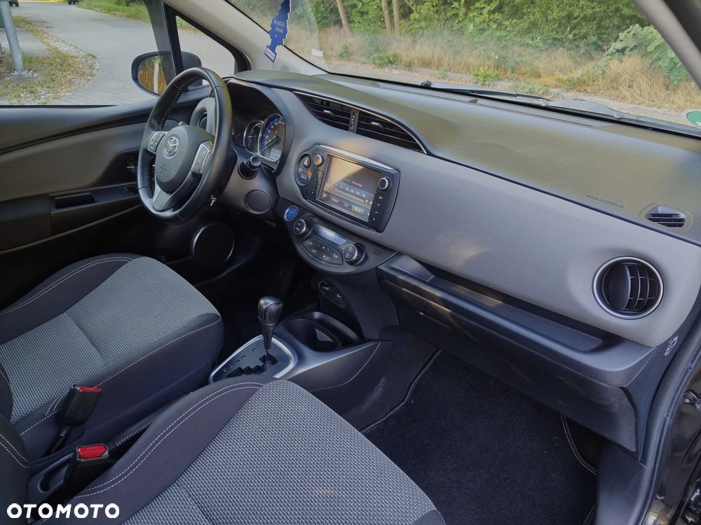 Toyota Yaris 1.5 VVT-i Comfort mit Design Paket - 30