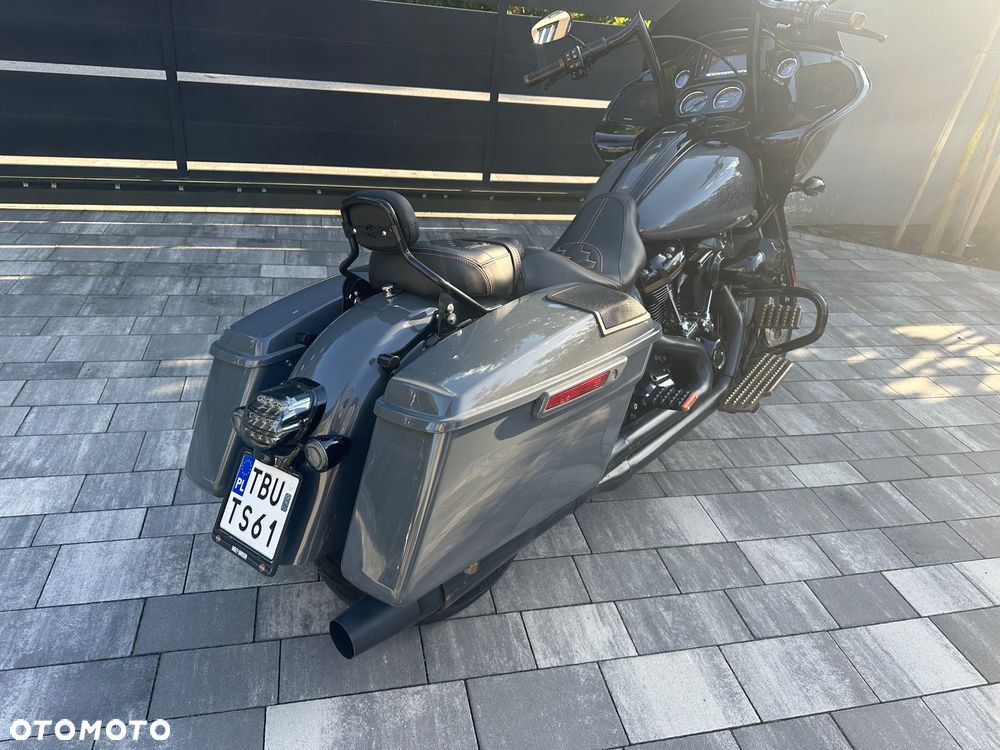 Harley-Davidson Touring Road Glide - 4