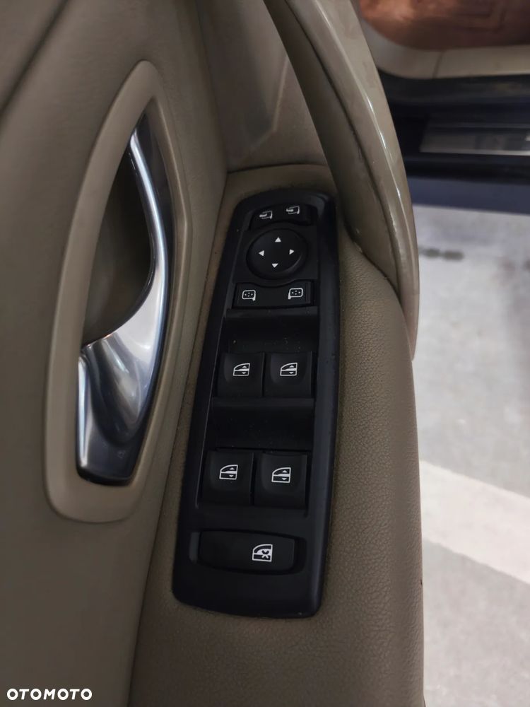 Renault Laguna 2.0 dCi Privilege - 4