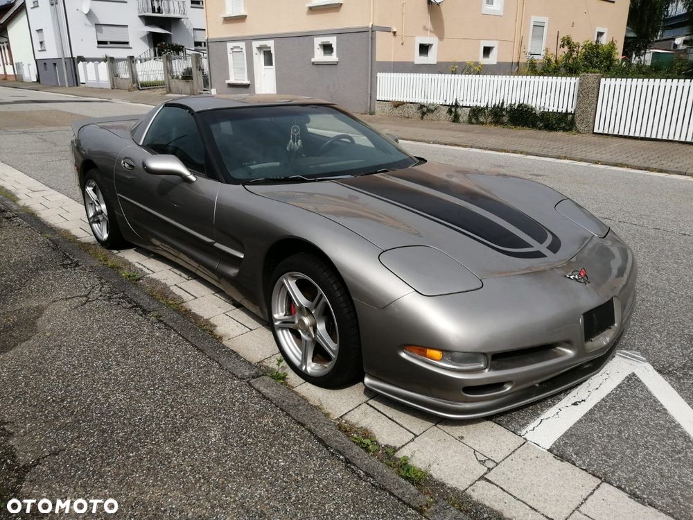 Chevrolet Corvette - 41