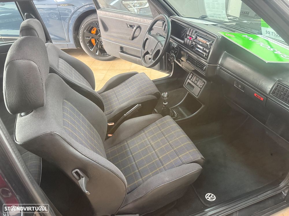 VW Golf 1.8 GTI 16V - 20
