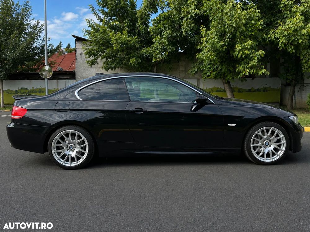 BMW Seria 3 320d Aut. - 12