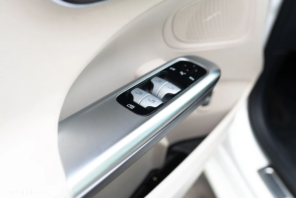 2022 Mercedes-Benz Klasa C 300 9G-TRONIC Avantgarde Advanced, photograph 11