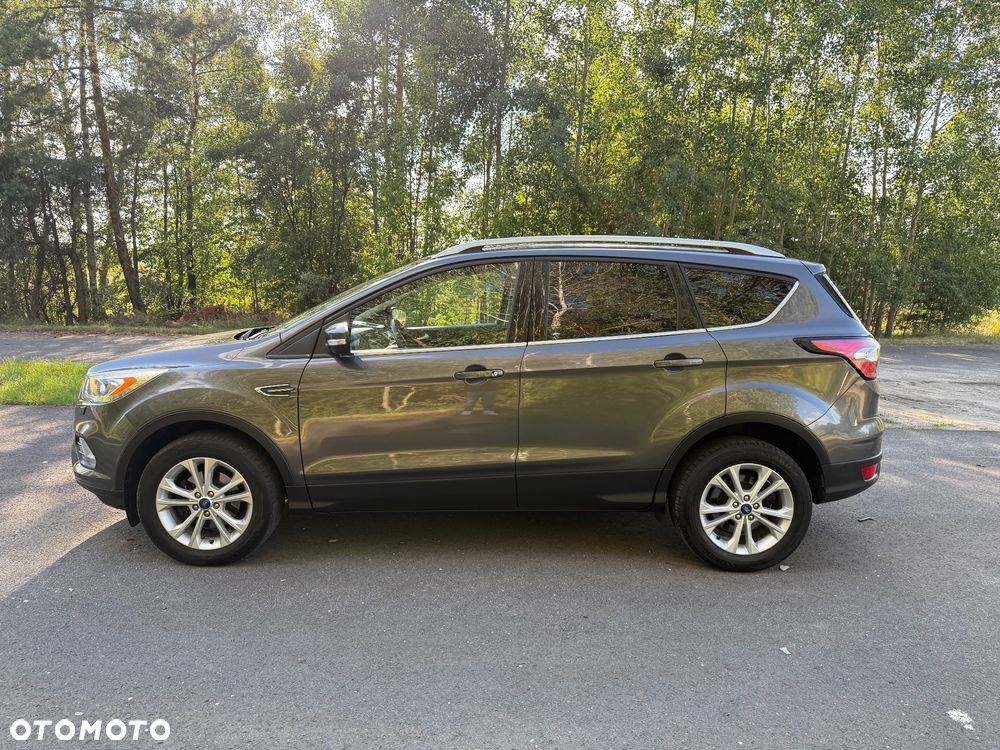 Ford Kuga 1.5 EcoBoost 2x4 Titanium - 3