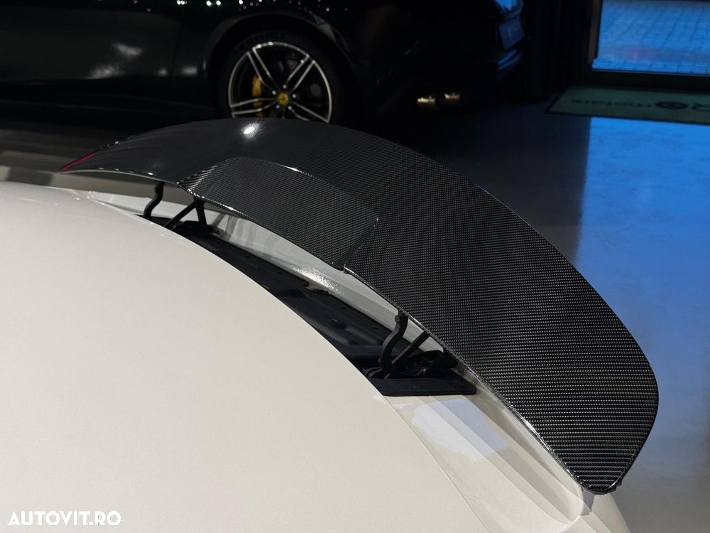 Mercedes-Benz SLS 63 AMG - 10