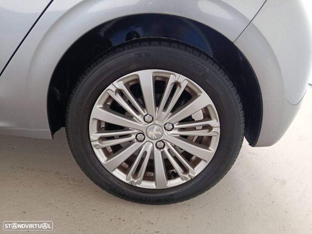 Peugeot 208 1.5 BlueHDi Signature - 11