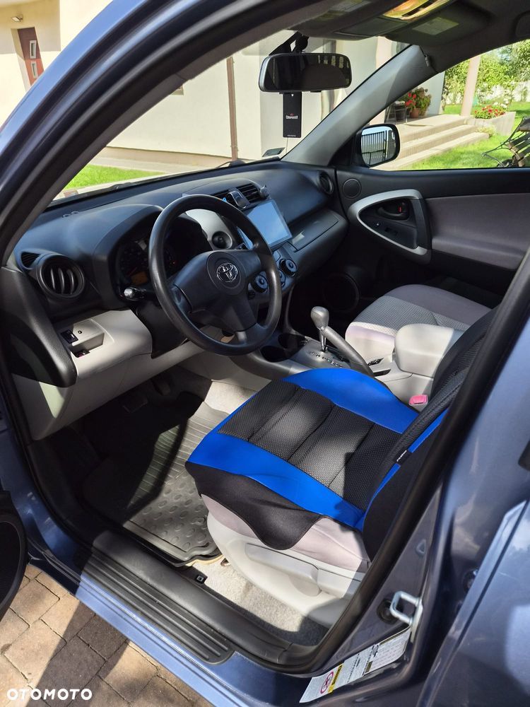 Toyota RAV4 - 12