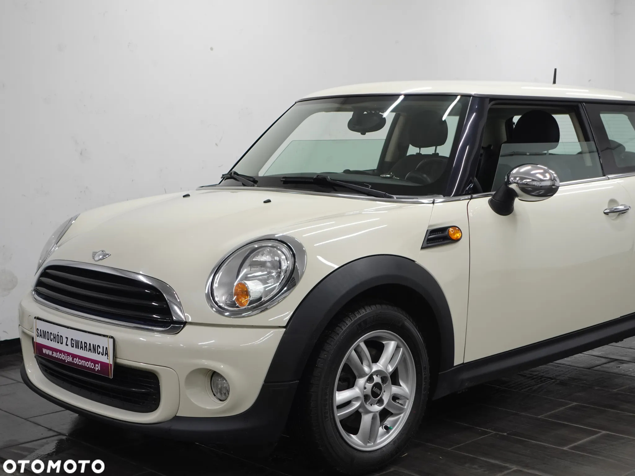 MINI ONE Standard - 15
