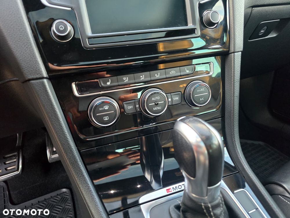 Volkswagen Golf - 36