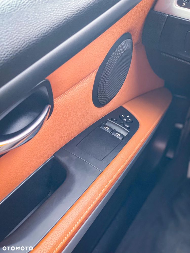 BMW Seria 3 325i M Sport Edition - 25