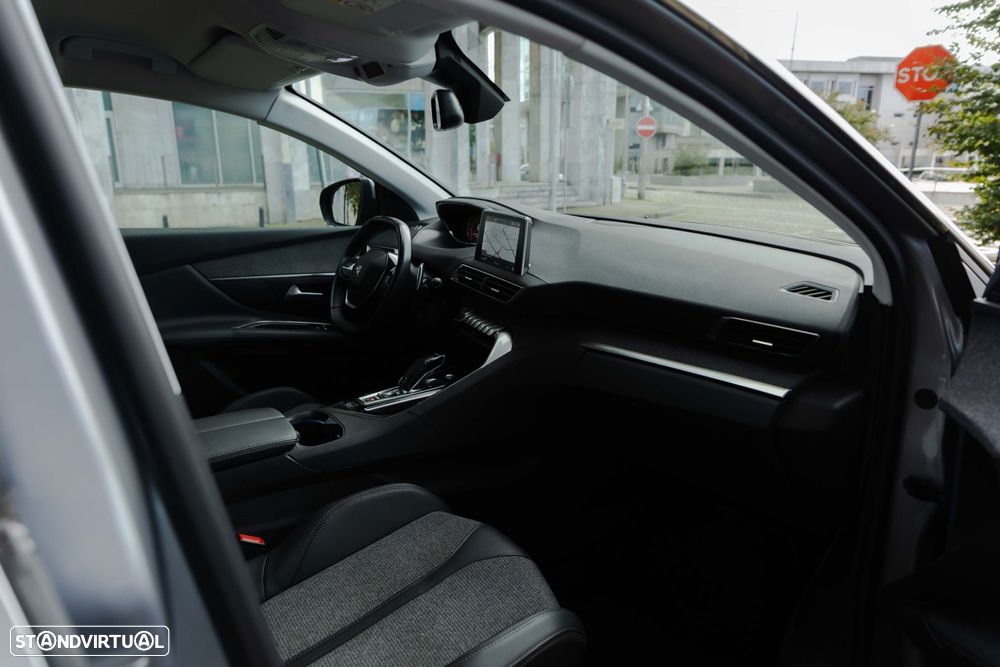 Peugeot 3008 1.2 PureTech Allure EAT8 - 21